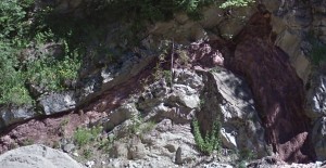 Strati deposti nei primi milioni di anni dopo la grande estinzione permiana, fotografati in Val di Zoldo nei pressi di Forno di Zoldo.