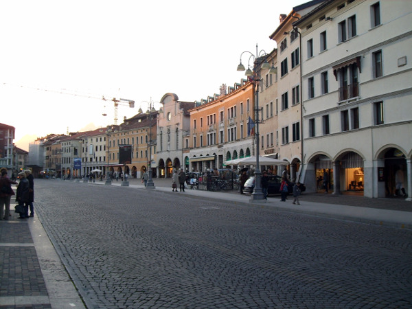 piazza-martiri-belluno